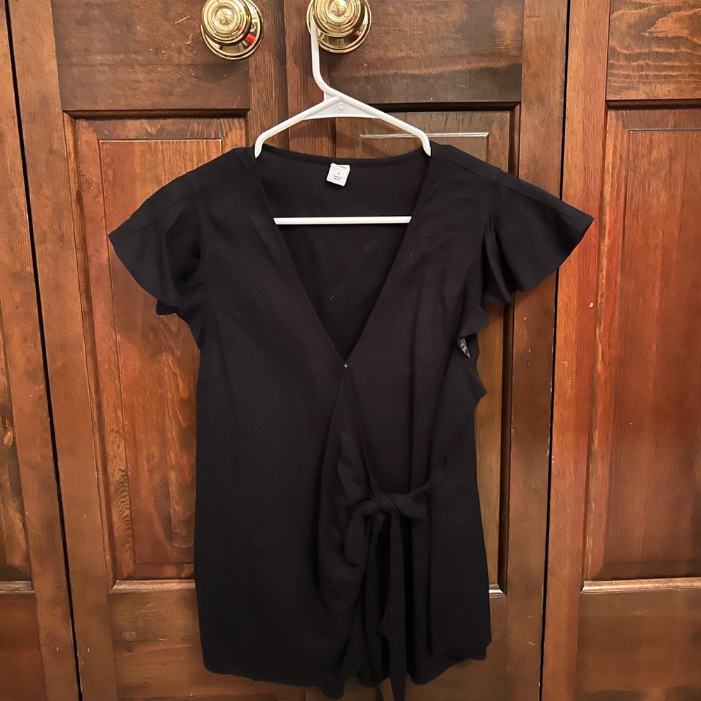 Old Navy black linen wrap top- size S